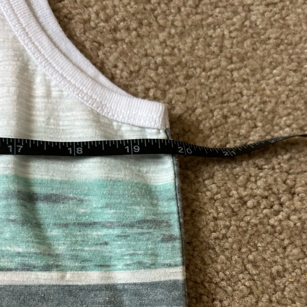 Lot of 2 Tropical Tank Tops, Ocean Curren🌴🌴 🌿🌿& I Jeans - Picture 7 of 16
